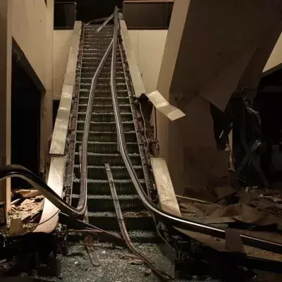 Fotograf dringt in ein Einkaufszentrum ein, das seit drei Jahren verlassen ist