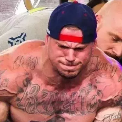 Zack Ruhl, Sportcoach, dem die Beine amputiert wurden und der 215 Kilo heben kann
