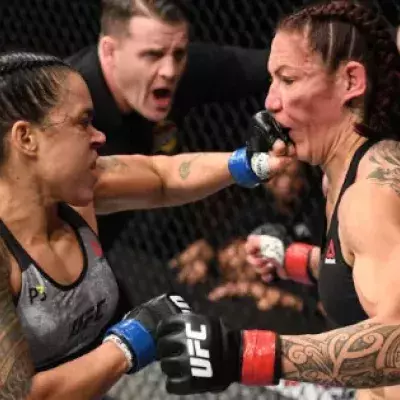 Amanda Nunes schockiert alle, als sie Cris Cyborg in einer Minute komplett zerstört