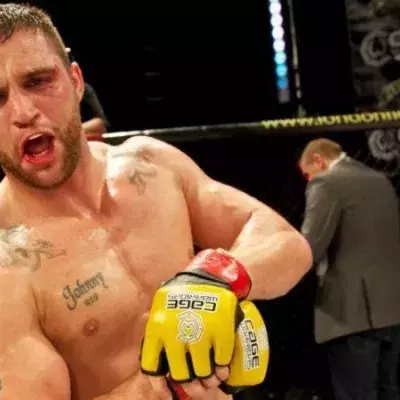 Der MMA-Kämpfer John Phillips trägt den Spitznamen „The White Mike Tyson“