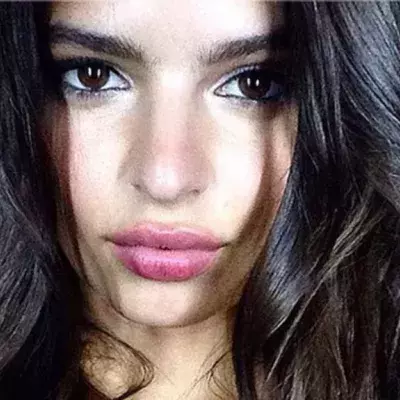 Emily Ratajkowski will Meer-Foto zeigen, doch alle sehen woanders hin
