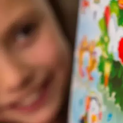 Milka-Adventskalender: Zweijährige öffnet Türchen und macht Ekel-Fund