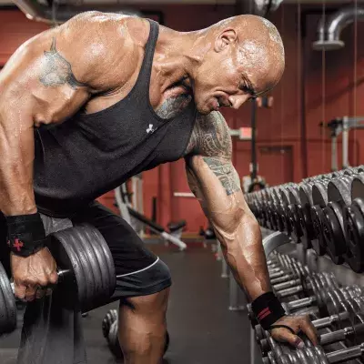 Für seine Hanteln hat sich The Rock einen besonderen Namen überlegt! Ihr werdet nie darauf kommen!