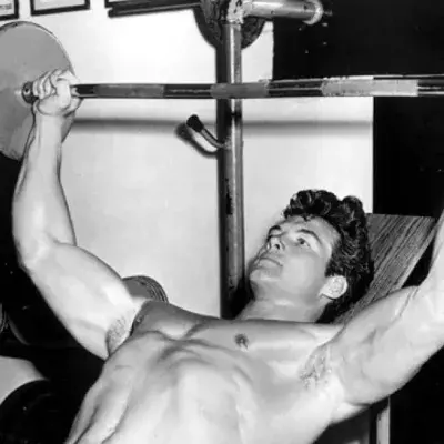 Das Wahnsinns-Training für die Brustmuskeln von Steve Reeves!