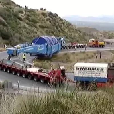Riesige Turbine soll den Berg hoch und durch eine extrem enge Kurve