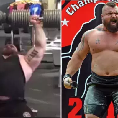 Der Strongman Eddie Hall hebt zwei 100 kg schwere Hanteln