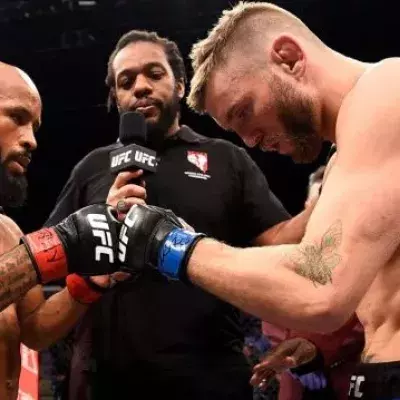 Demetrious Johnson hat gegen den Gewinner von TUF Tim Elliott große Mühe!