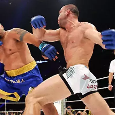 Brutaler Kampf zwischen Mark Hunt und Wanderlei Silva beim Pride