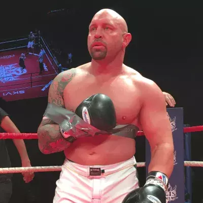 UFC: Shane Carwin kämpft mit nur einem Arm