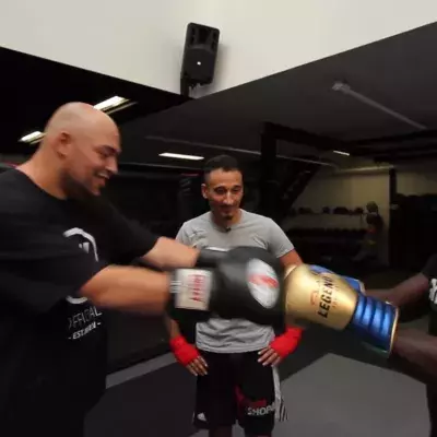 Melvin Manhoef macht einen Youtuber im Schwergewicht fertig