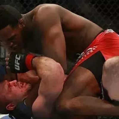 Einzige Niederlage von Jon Jones gegen Matt Hamill nach Disqualifizierung