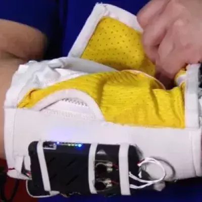 Dieser Roboterhandschuh verleiht übermenschliche Kräfte