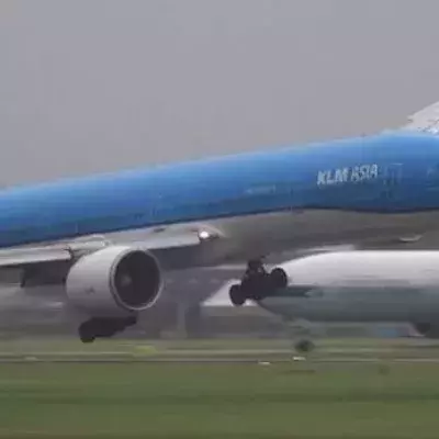 Die gefährliche Landung einer Boeing 777 von KLM an einem stürmischen Tag