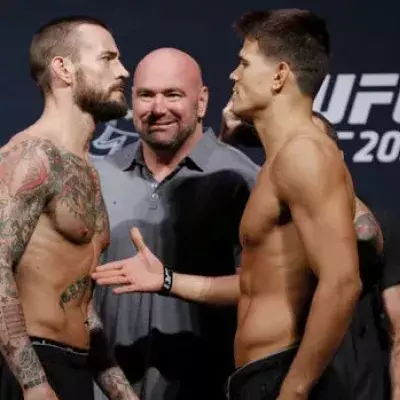 CM Punk verliert auf traurige Weise seinen ersten UFC-Kampf gegen Mickey Gall