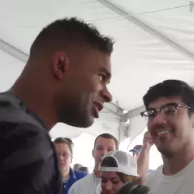 Alistair Overeem trifft seinen Stalker, der den Sieg von Stipe Miocic voraussagt