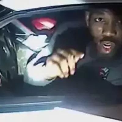 Jon Jones versteht bei diesem Polizisten so garkeinen Spaß, als er angehalten wird