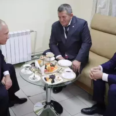 Wladimir Putin empfängt Khabib Nurmagomedov und dessen Vater: Er findet deutliche Worte!