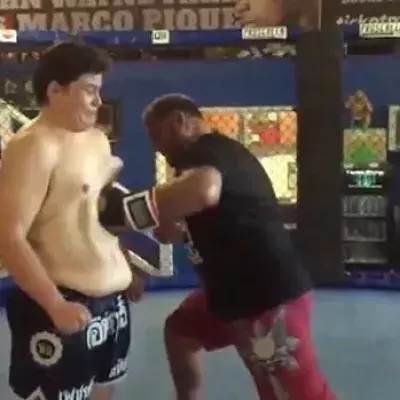 Mark Hunt schlägt einen völlig verrückten Typen