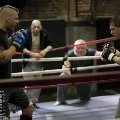 Warrior: Die erste Kampfszene zwischen Tom Hardy und Mad Dog ist legendär