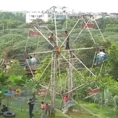 Indien: Würden Sie sich trauen, in dieses Riesenrad zu steigen?