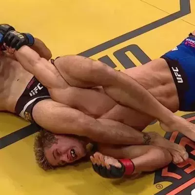 UFC 200: Sage Northcutt schafft es wie durch ein Wunder, aus einem Arm Lock herauszukommen