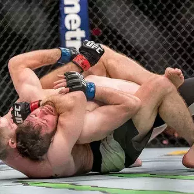 Joe Duffy macht Mitch Clarke in 25 Sekunden fertig