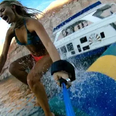 Blob Jump: Entdeckt hier das Riesenkatapult auf dem Wasser