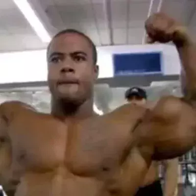 Bodybuilding: der beeindruckende Bizeps des Bodybuilders Anthoneil Champagnie