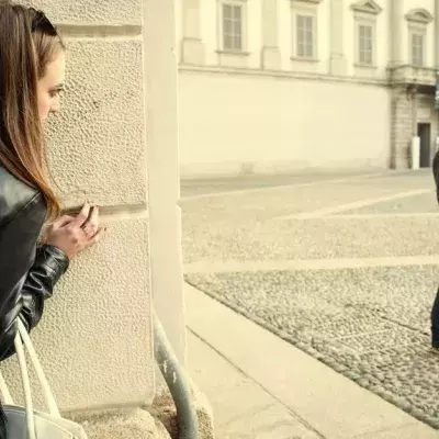Sie trifft auf die Geliebte ihres Mannes und rächt sich