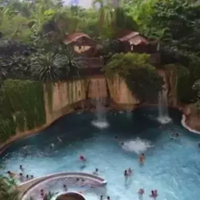 Schaut euch diesen riesigen Wasserpark in der Nähe von Berlin an