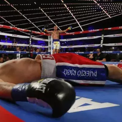 Vasyl Lomachenko wird der erste Weltmeister in zwei Kategorien mit der niedrigsten Anzahl an professionellen Kämpfen