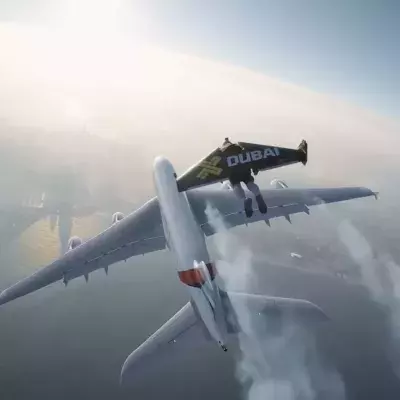 Jetpack: Jetpacker Yves Rossy verfolgt einen Airbus A380 über den Dächern von Dubai