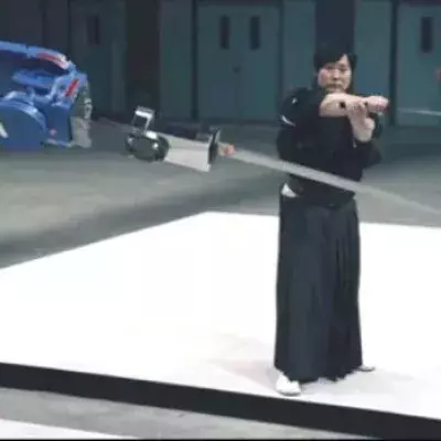 Samurai-Meister vs. perfektionierter Roboter: Wer wird gewinnen?