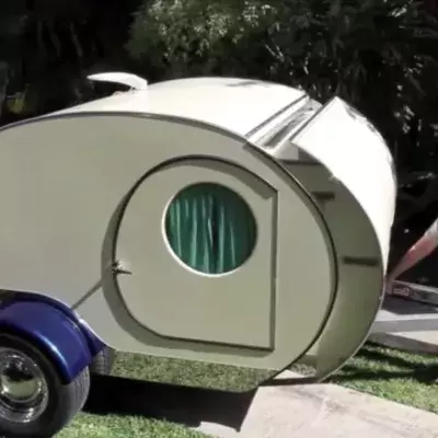Dieser Mini-Wohnwagen kann sich total verwandeln
