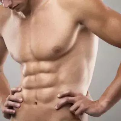 Brustmuskeltraining: Die perfekten halbe Liegestütze für ein kontrolliertes Training