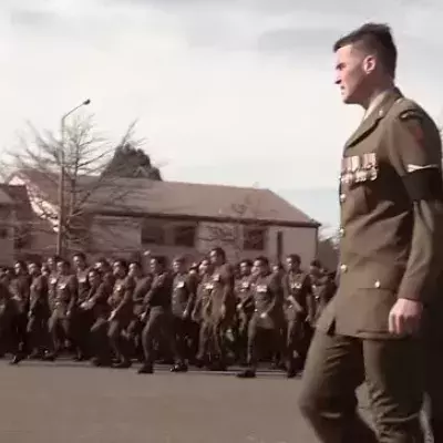 Bei der Trauerfeier für drei ihrer Kollegen haben diese Soldaten etwas Unglaubliches getan