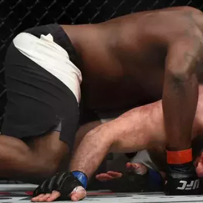 Derrick Lewis besiegt Gabriel Gonzaga und vergleicht ihn mit einem Porno-Darsteller aus den 1970ern