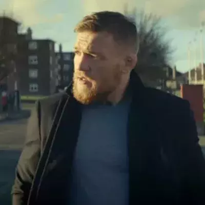 Conor McGregor ehrt Joao Carvalho, einen verstorbenen MMA-Kämpfer