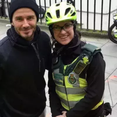 David Beckham spielt den Helden auf den Straßen von London