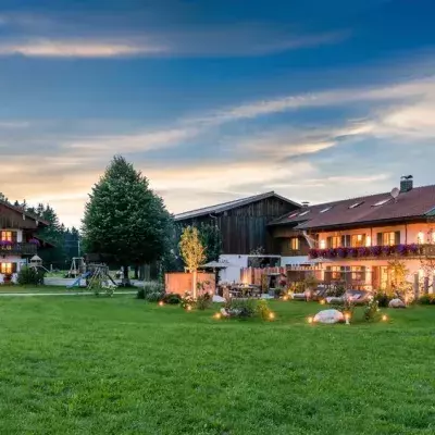 Bauernhof-Urlaub neu definiert: Luxusidylle im Einklang mit der Natur