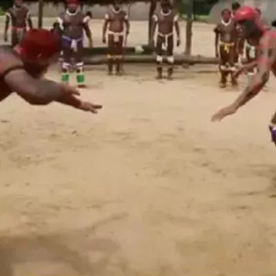 Anderson Silva kämpft gegen einen Champion aus einem Indianerstamm