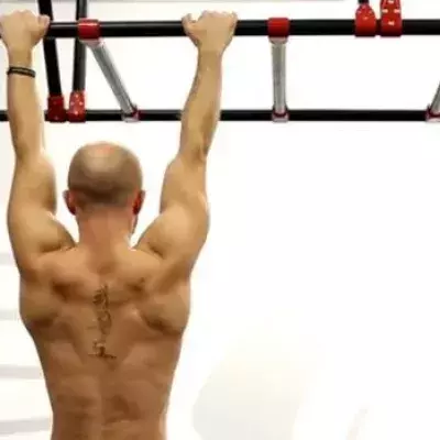 Dank komplexer Übungen! Trainier den gesamten Körper ohne Trainingsgewicht