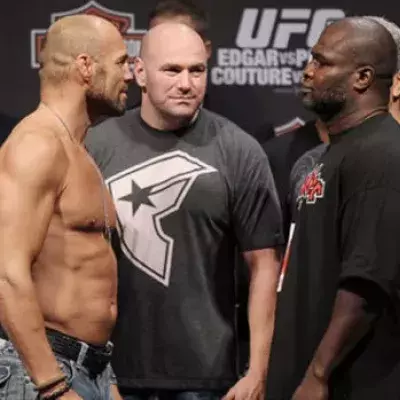 Randy Couture kämpft gegen einen Profi-Boxer