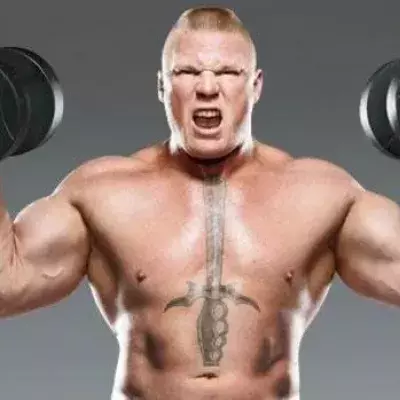 Brock Lesnar trainiert hart, um einer der stärksten Männer der Welt zu sein!