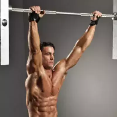 Klimmzüge: 12 perfekte Übungen fürs Training