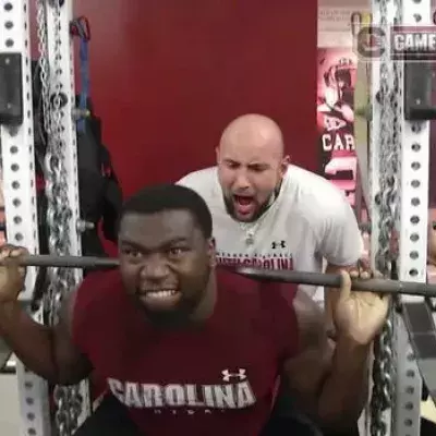 Das monströse Training der American-Football-Spieler von South Carolina