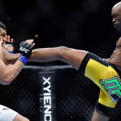 UFC 126: Anderson Silvas unfassbarer Front-Kick haut Vitor Belfort K.O.!