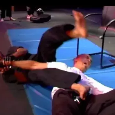 Krav Maga: Atemberaubende Vorführung von Roy Elghanayan