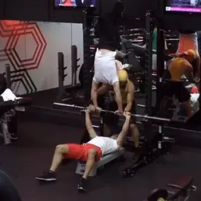 Damien Walters' irre Freestyle-Fitness bei versteckter Kamera