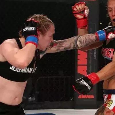 Invicta FC: Kal Schwartz platziert einen der brutalsten Ellbogenschläge des Jahres